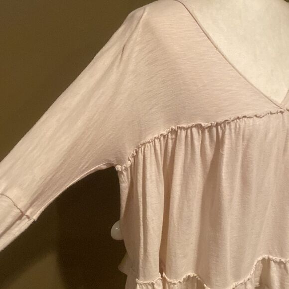 Altar’d State Ruffled Cropped Shirt Size Medium Light Tan Flowy - Picture 3 of 10